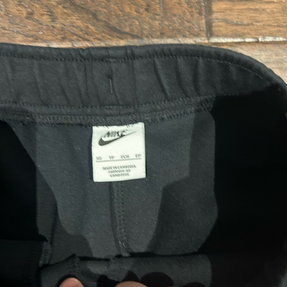 Nike tech fleece used - Picture 2 of 4